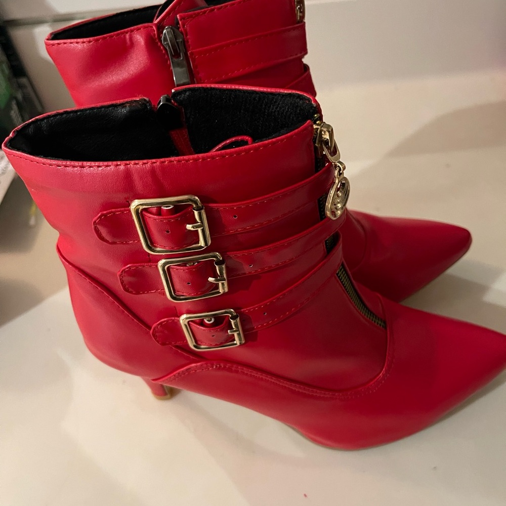 Boots - Picture 10 of 10